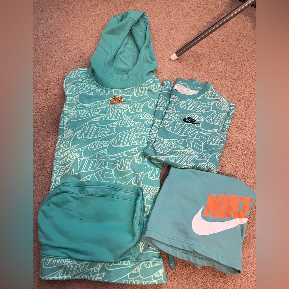 Boys Youth Nike outfit